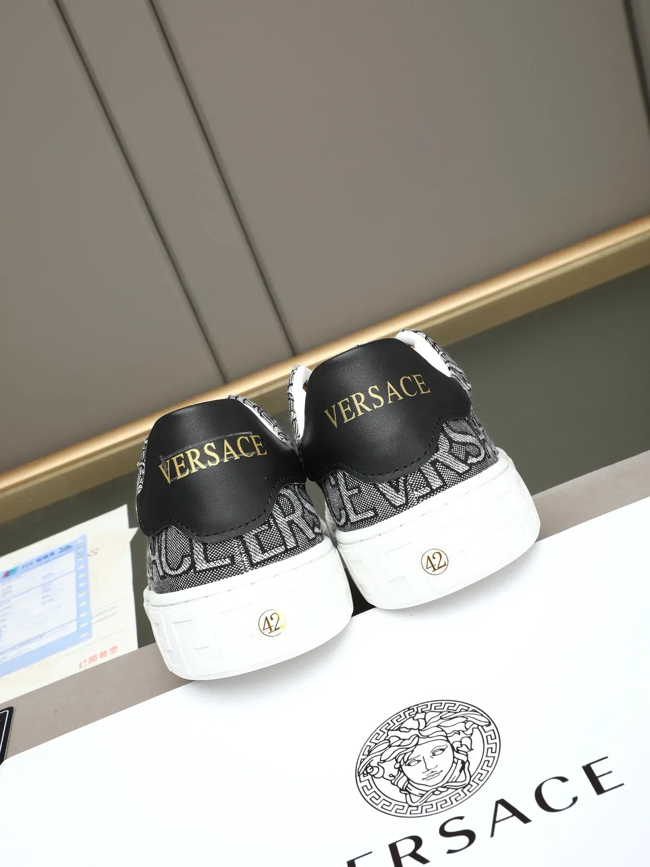 Versace Odissea Gris Blanc Monogrammé Supérieur Textil Clé Grecque Semelle Milieu Lifestyle Sneakers 4