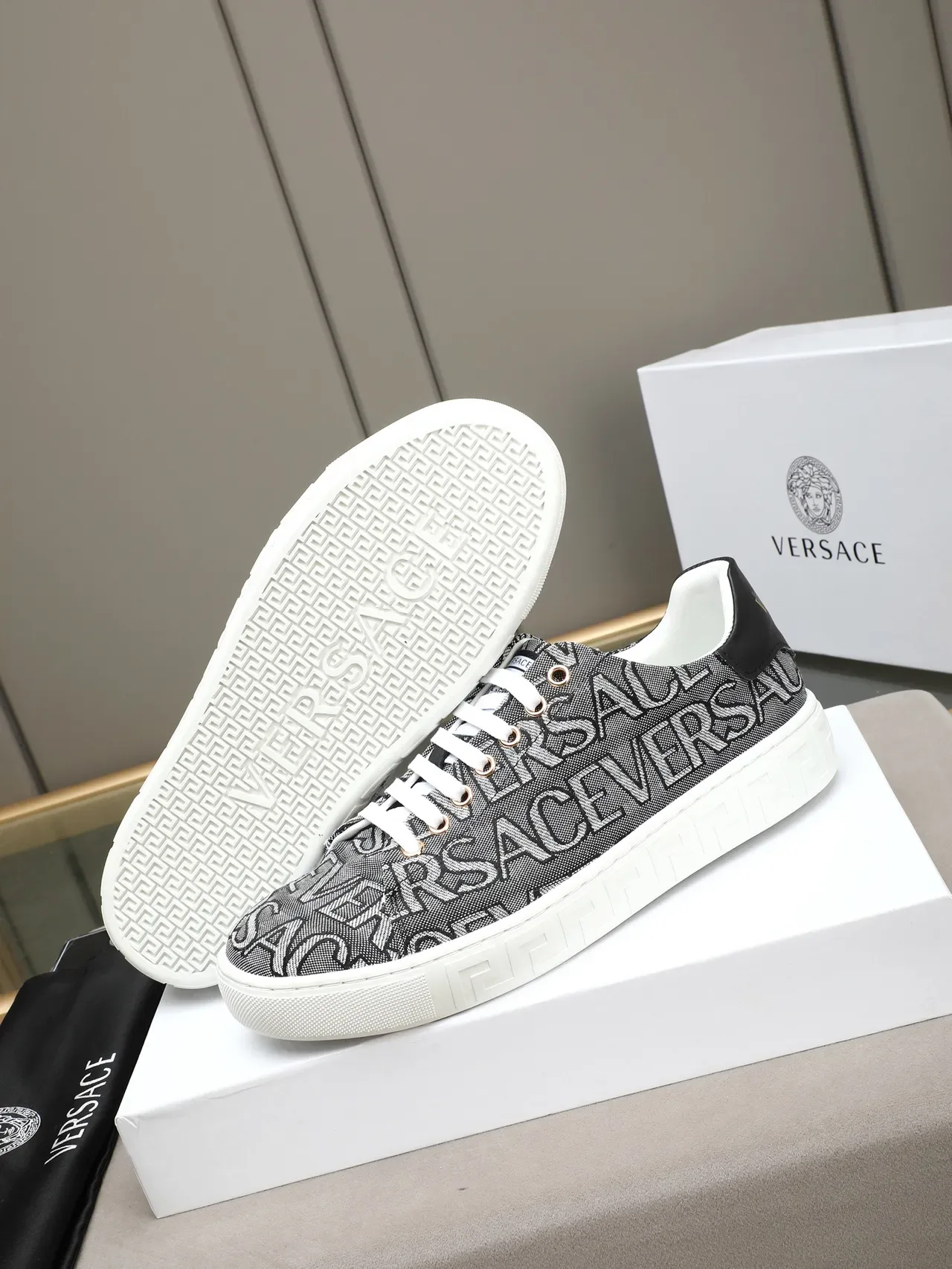 Versace Odissea Gris Blanc Monogrammé Supérieur Textil Clé Grecque Semelle Milieu Lifestyle Sneakers 5
