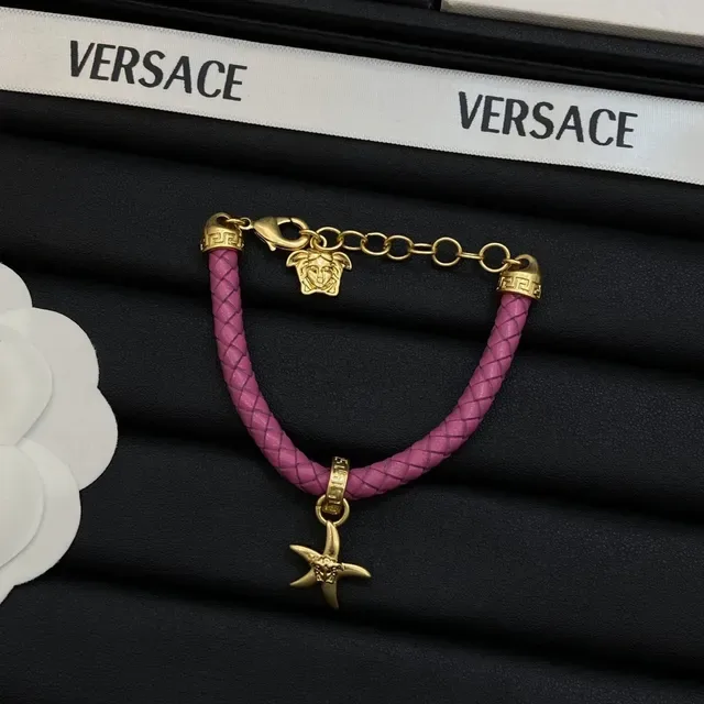 Versace Pulseira de Couro Trançado Rosa Azul com Charme Medusa Dourado 4