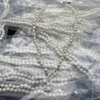Vivienne Westwood Orb Necklace White Silver Pearl Strand Pendant Necklace
