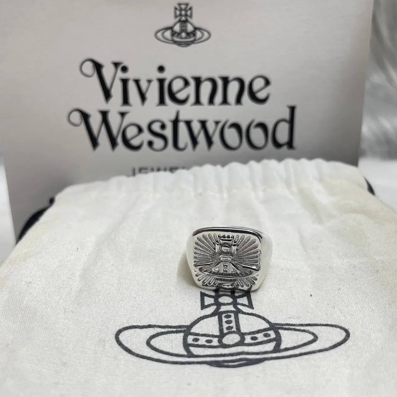 Vivienne Westwood Orb Signet Ring Polished Silver Rings 4