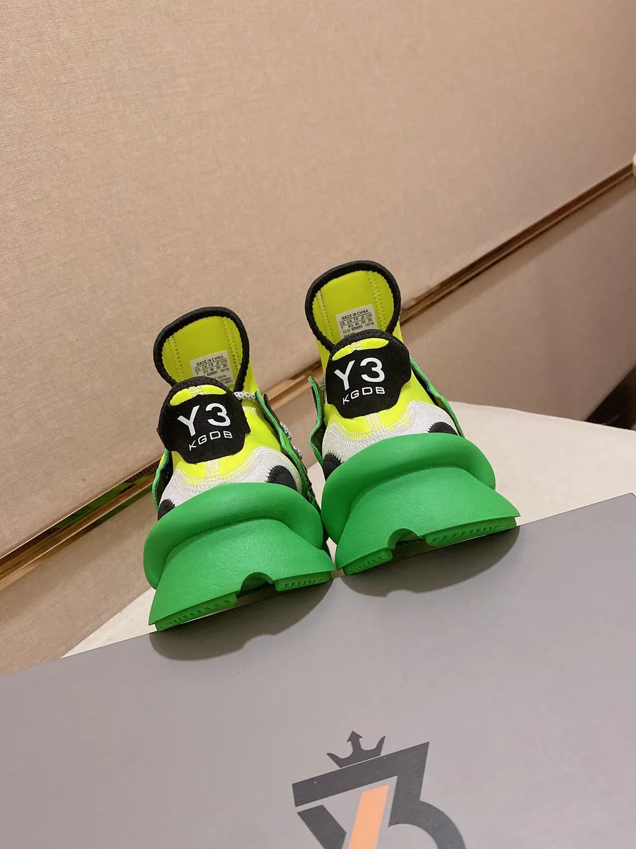 Y-3 Vert Jaune Semelle Sculptée Néon Et Color Blocking Sneakers Chunky 3