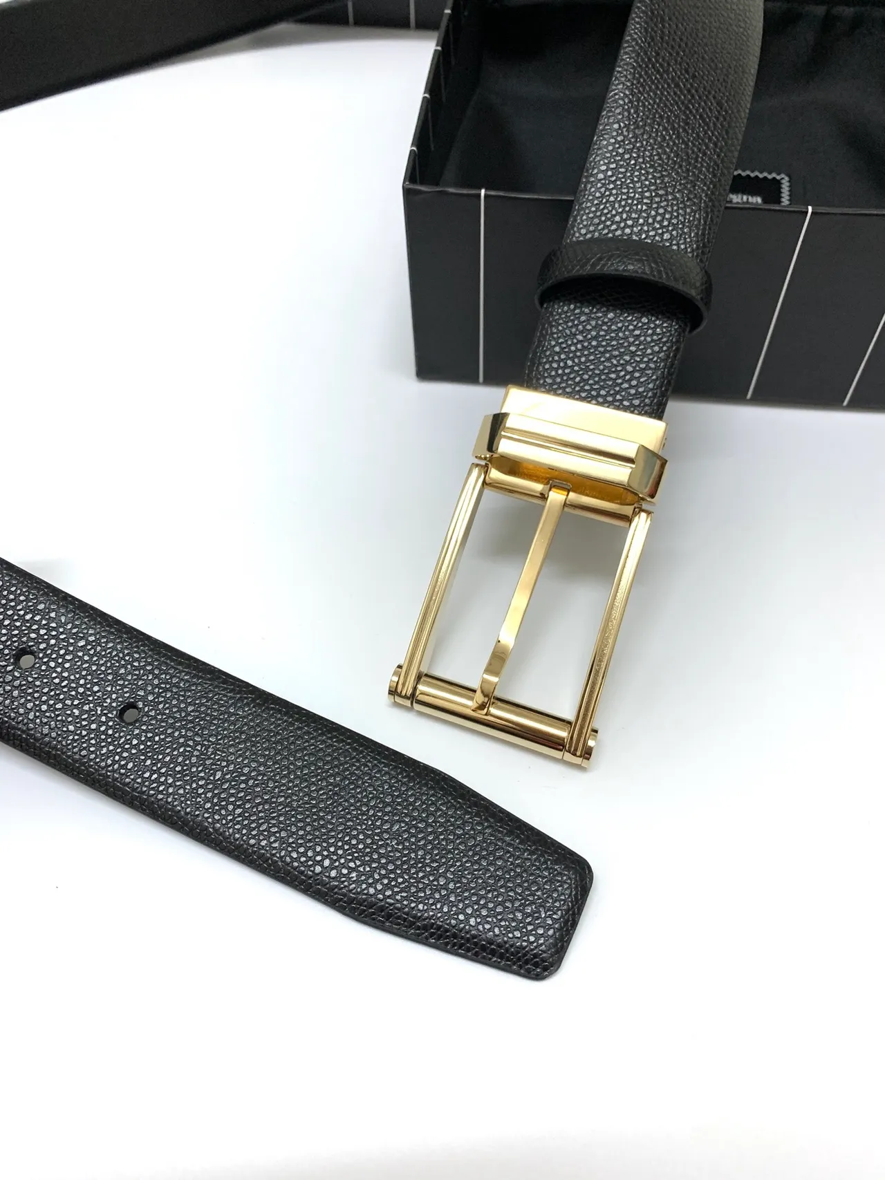 Ermenegildo Zegna Ceinture en cuir noire dorée texturée grainée polie rectangulaire avec boucle 4