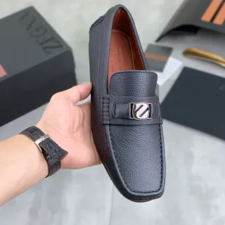 Zegna काला भूरा पेबल्ड लेदर मेटल बकल स्ट्रैप लोफर
