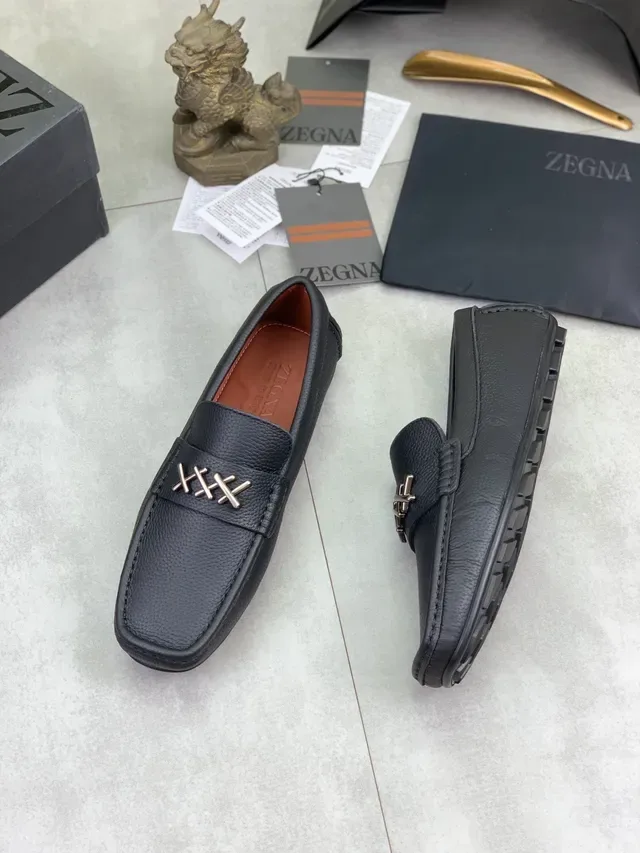 Zegna काला भूरा पेबल्ड लेदर मेटल ट्रिपल-बार स्ट्रैप लोफर 5