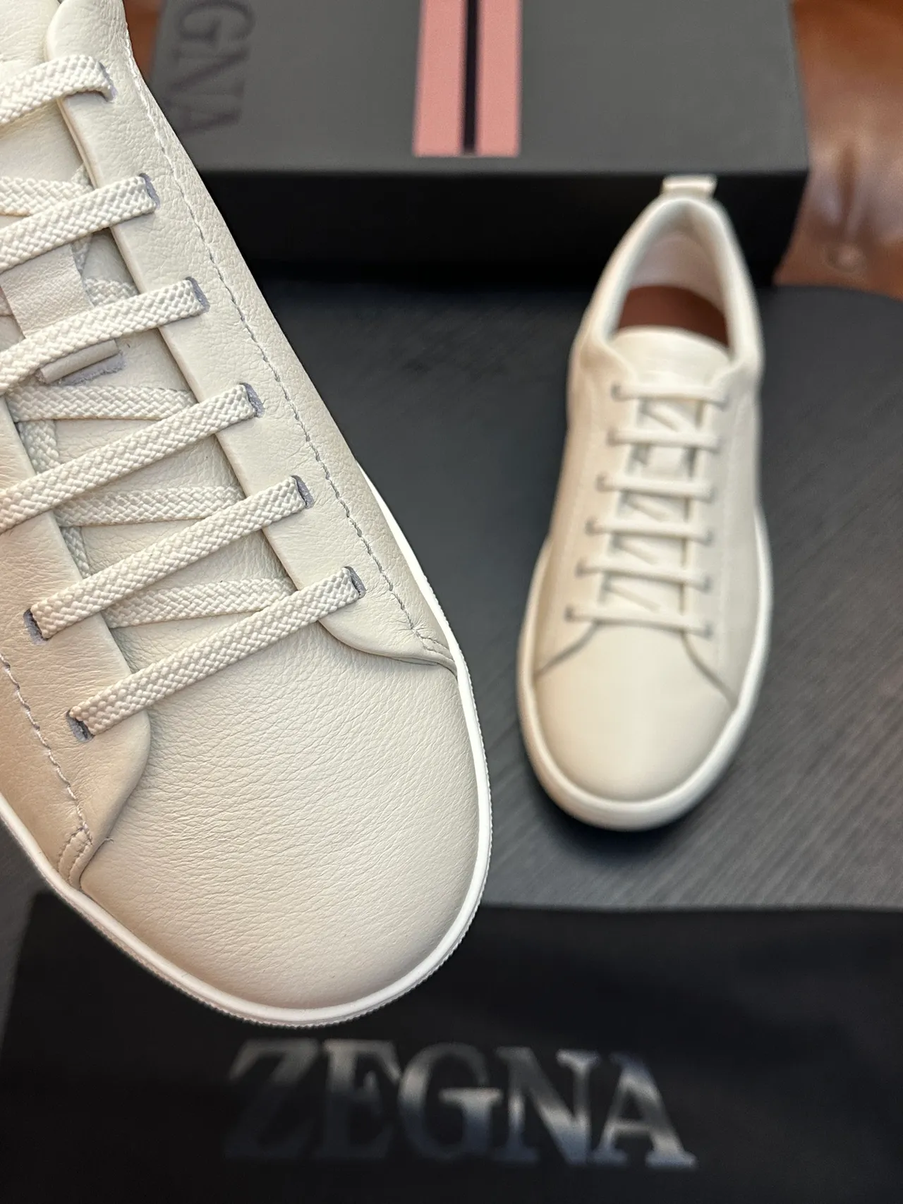 Zegna Sneakers Minimalistes en Cuir Low-Top Lifestyle 4