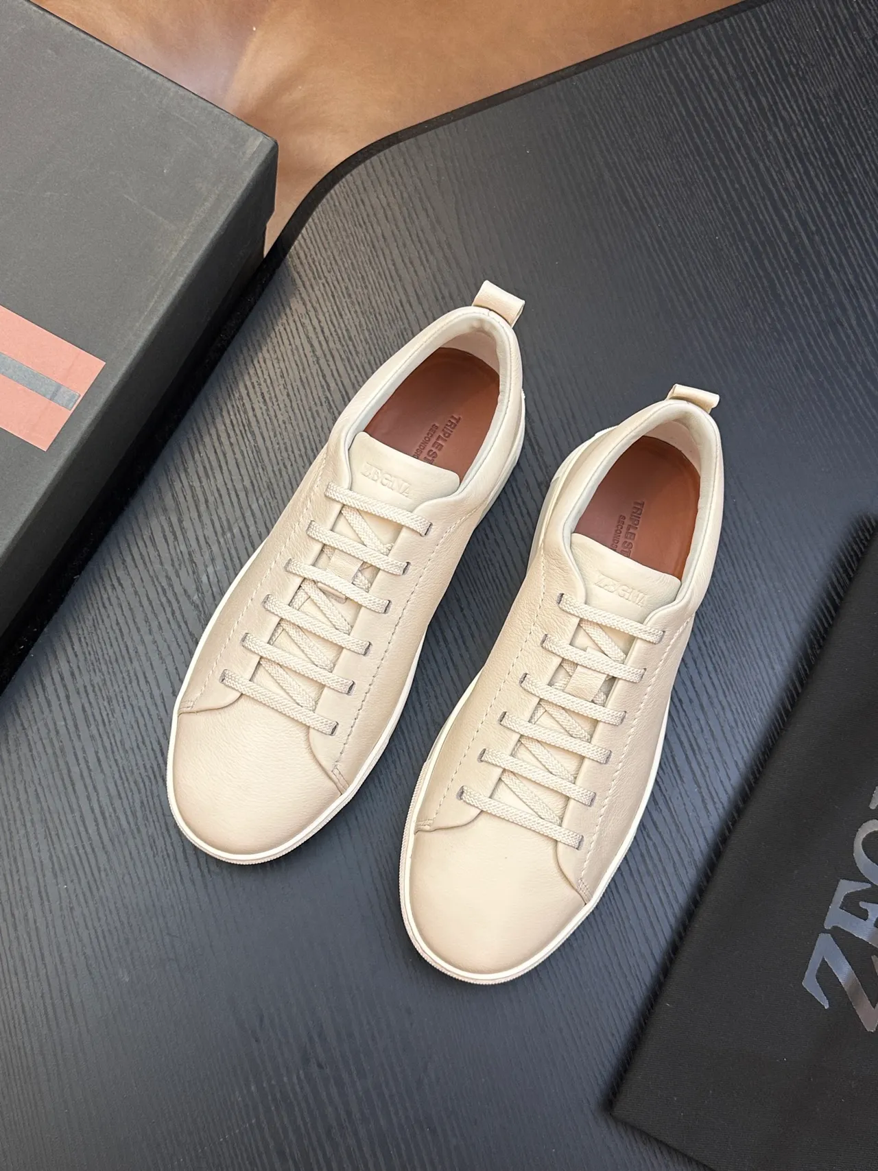 Zegna Sneakers Minimalistes en Cuir Low-Top Lifestyle 5