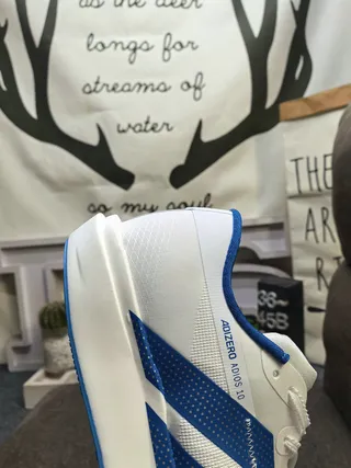 Adidas Adizero Adios 10 Zapatos de correr blancos y azules 3