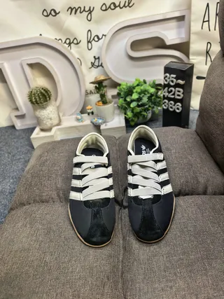 Adidas Beige Gold Laceless Velcro Strap Lifestyle Sneakers 10
