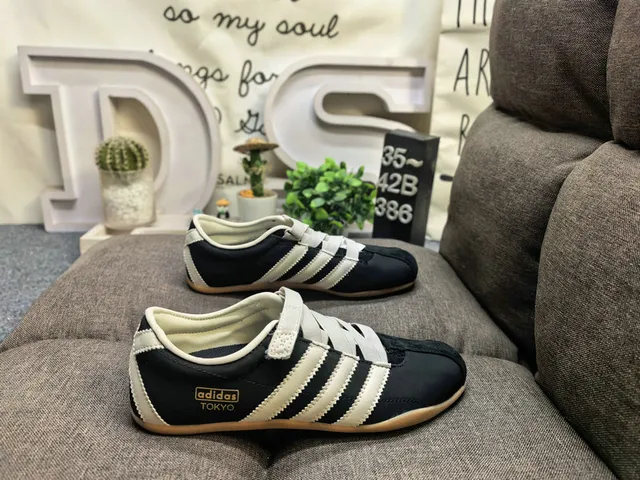 Adidas Beige Gold Laceless Velcro Strap Lifestyle Sneakers 11