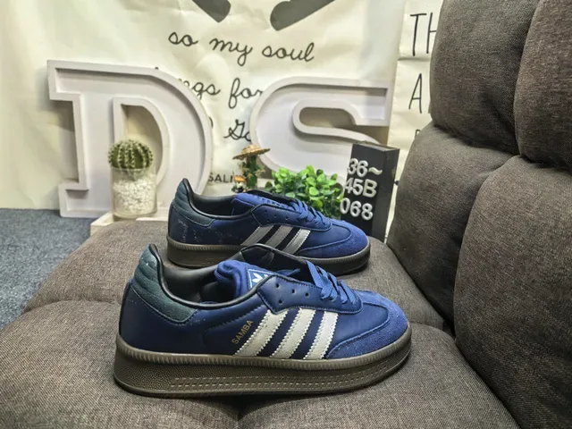 Adidas Black Beige Leather Upper Three-Stripe Side Panel Lifestyle Sneakers 21