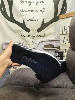 Adidas Chaussures Lifestyle Noir Gris avec Tige Tricotée et Semelle Intermédiaire Sculptée 4