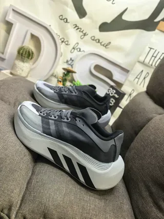Adidas Chaussures Noires Blanches Semelle Sculptée En Couches Tige En Maille Et Synthétique Lifestyle Sneakers 7