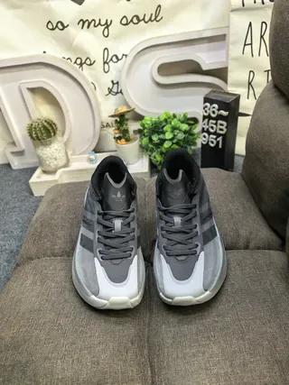Adidas Chaussures Noires Blanches Semelle Sculptée En Couches Tige En Maille Et Synthétique Lifestyle Sneakers 10
