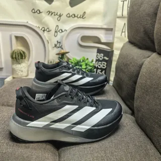 Adidas Zapatillas de correr negras blancas de bajo perfil silueta de carreras con malla superior ingenieril