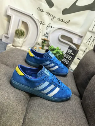 Adidas Blue Yellow Suede Upper Three-Stripe Side Panel Lifestyle Sneakers 9
