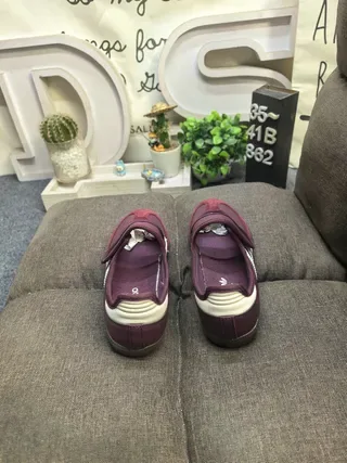 Adidas Burgundy Beige Laceless Velcro Strap Three-Stripe Side Panel Lifestyle Sneakers 8
