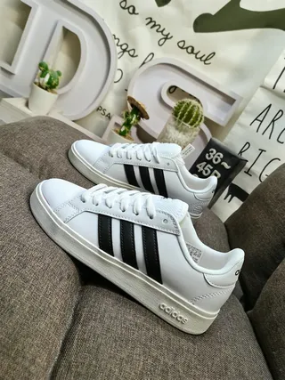 Adidas Campus White and Black Lifestyle Sneakers 7