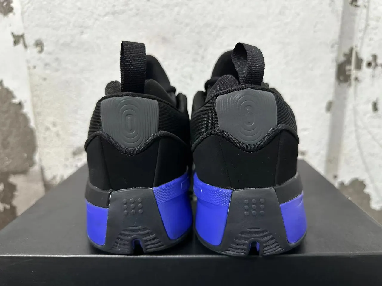 Adidas Dame 9 Black and Electric Blue chaussures de basket-ball 3