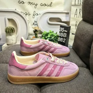 Adidas Gazelle गुलाबी पोलका डॉट सुड लाइफस्टाइल स्नीकर्स