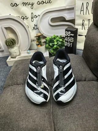 Adidas Laceless Zip-Front White and Black Lifestyle Sneakers 10
