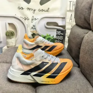 Adidas Lightstrike Pro কমলা ও ক্রিম রানিং জুতা