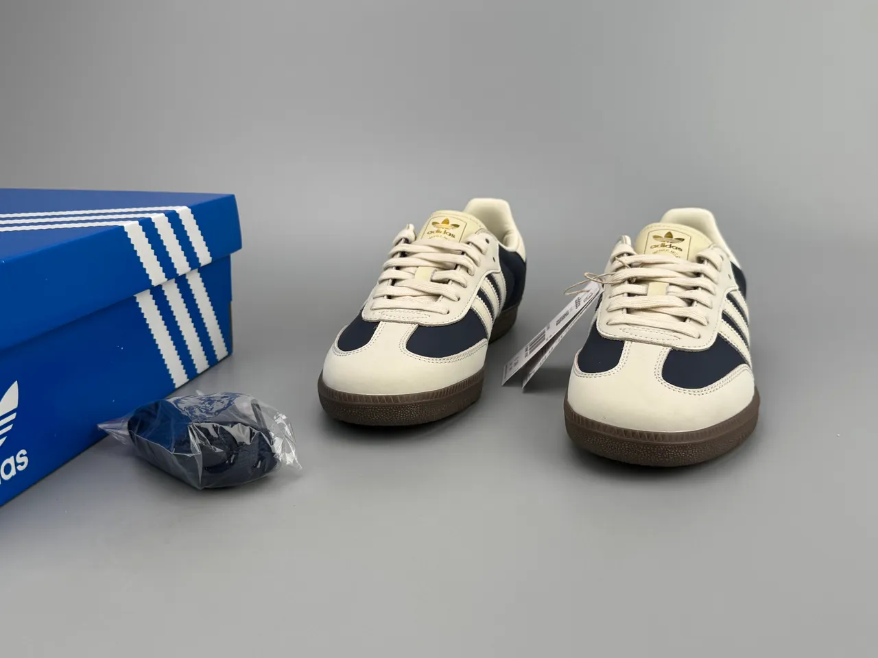 Adidas Navy Beige Low-Top Leather And Suede Upper Lifestyle Sneakers 3