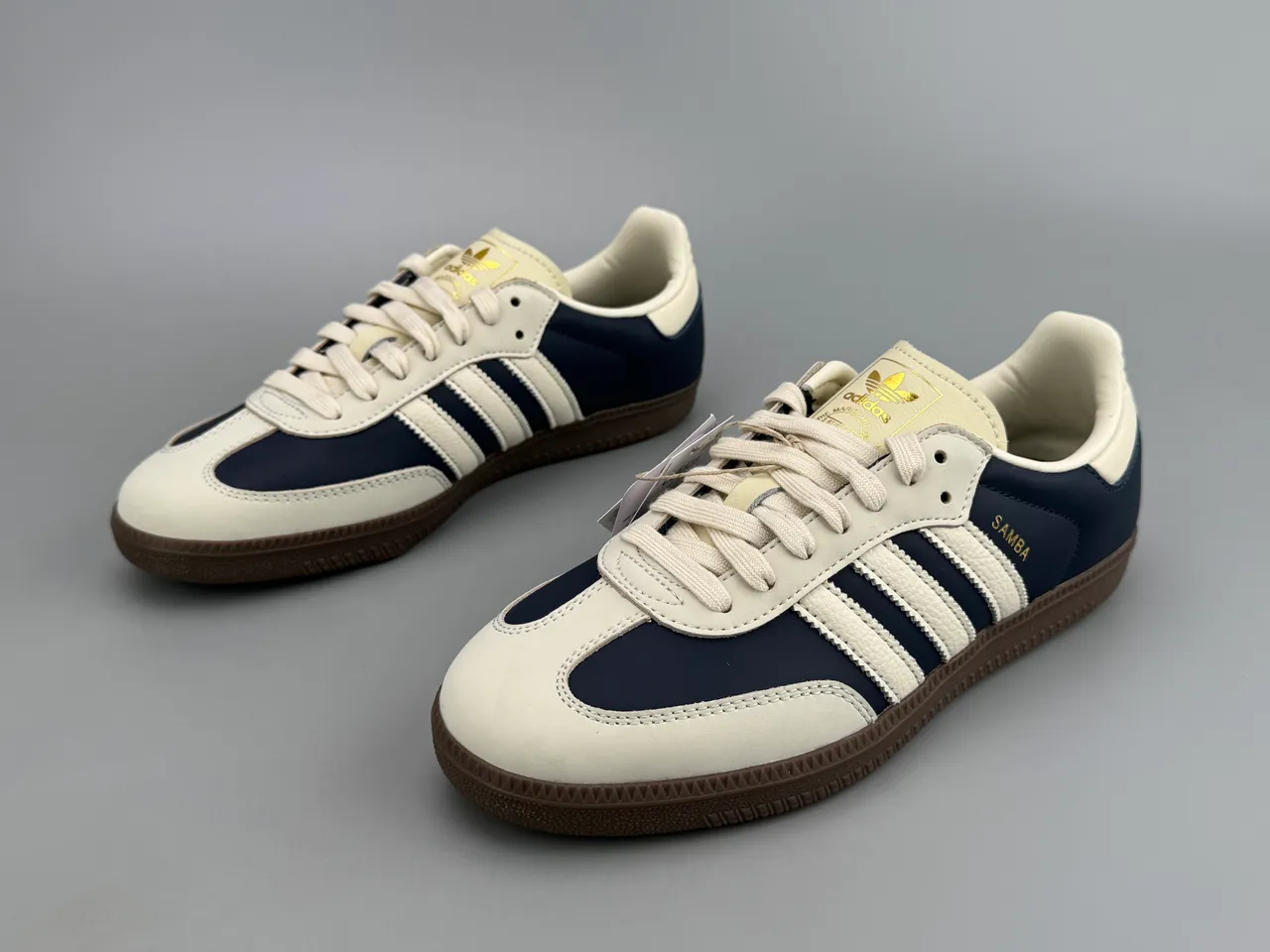 Adidas Navy Beige Low-Top Leather And Suede Upper Lifestyle Sneakers 7