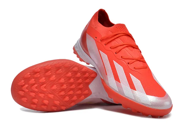 Adidas chaussures de football orange blanc coupe basse upper tricot lacets asymétriques herbe artificielle 4