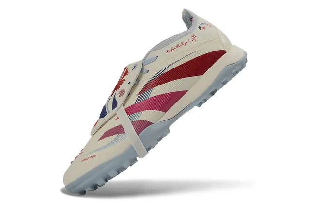 Adidas Predator Beige Red Sapatos de futebol Turf de corte baixo com cadarço e painéis de revestimento sintético 3