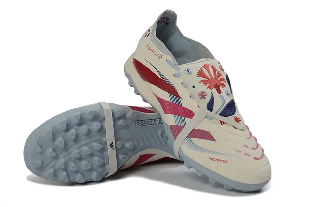 Adidas Predator Beige Red Sapatos de futebol Turf de corte baixo com cadarço e painéis de revestimento sintético 4