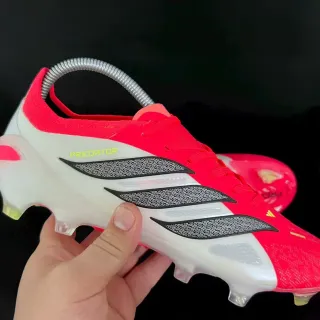 Adidas Predator Red White Low-Cut Synthetic Upper Textured Triple-Stripe Cage Firm-Ground Soccer Shoes