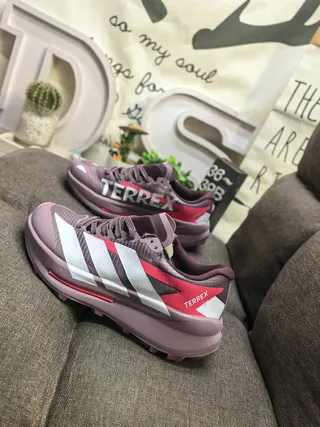Adidas Red Black Silhouette Engineered Mesh Upper Running Shoes 7