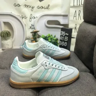 Adidas Samba Mint Blue और व्हाइट लाइफस्टाइल स्नीकर