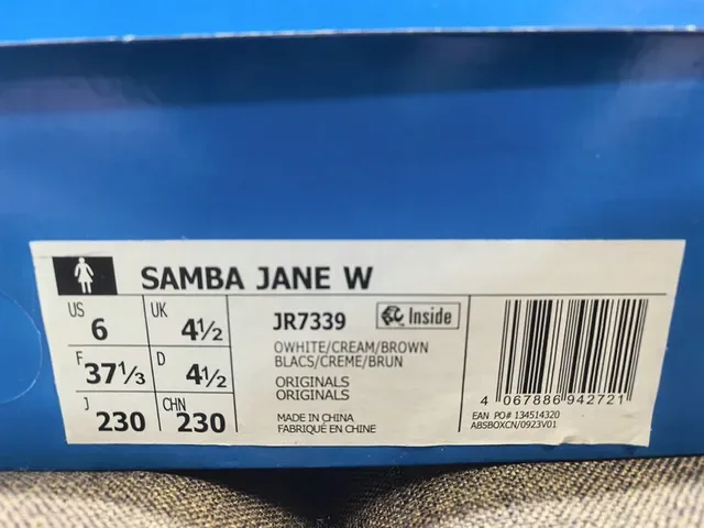 Adidas Samba Off-White और काली लाइफस्टाइल स्नीकर 12