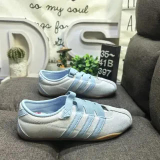 Adidas Samba OG हल्का भूरा और आकाश नीला जीवनशैली स्नीकर