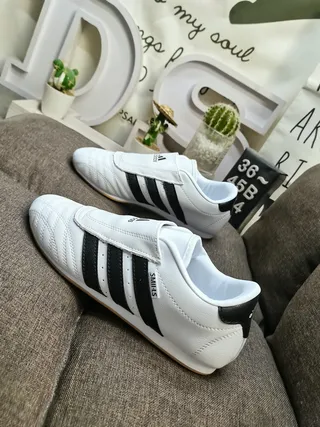 Adidas Samba OG White and Black Lifestyle Sneakers 17