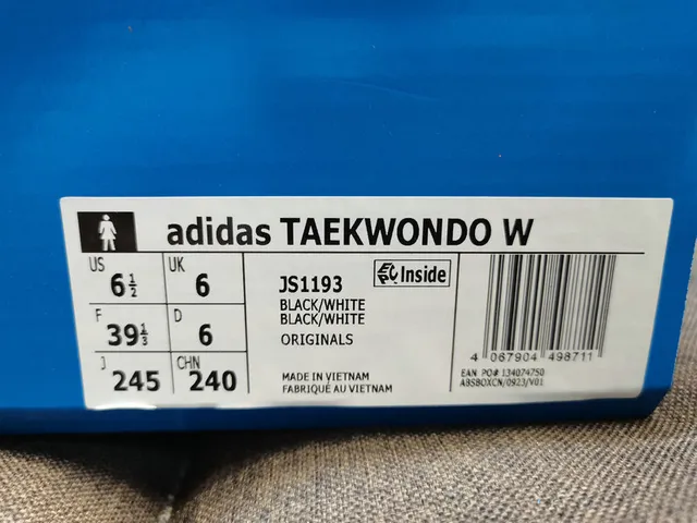 Adidas Samba OG White and Black Lifestyle Sneakers 22
