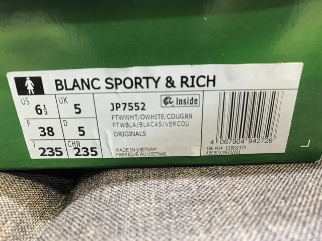 Adidas Samba OG White and Green Lifestyle Sneakers 2