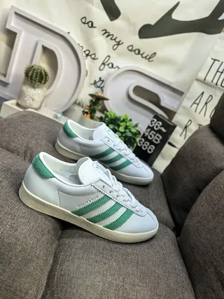 Adidas Samba OG White and Green Lifestyle Sneakers 9