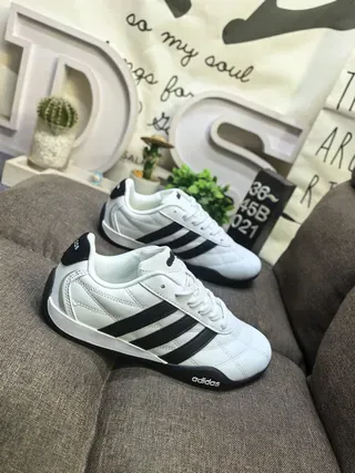 Adidas Samba White and Black Lifestyle Sneakers 9