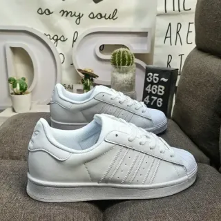 Adidas Superstar ऑल-व्हाइट लाइफस्टाइल स्नीकर