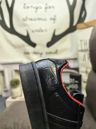 Adidas Superstar Noir Rouge Cuir Embossé Croc Partie Supérieure Doublure Intérieure Sneakers Lifestyle 3