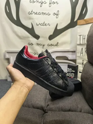 Adidas Superstar Noir Rouge Cuir Embossé Croc Partie Supérieure Doublure Intérieure Sneakers Lifestyle 5