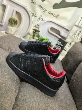 Adidas Superstar Noir Rouge Cuir Embossé Croc Partie Supérieure Doublure Intérieure Sneakers Lifestyle 7
