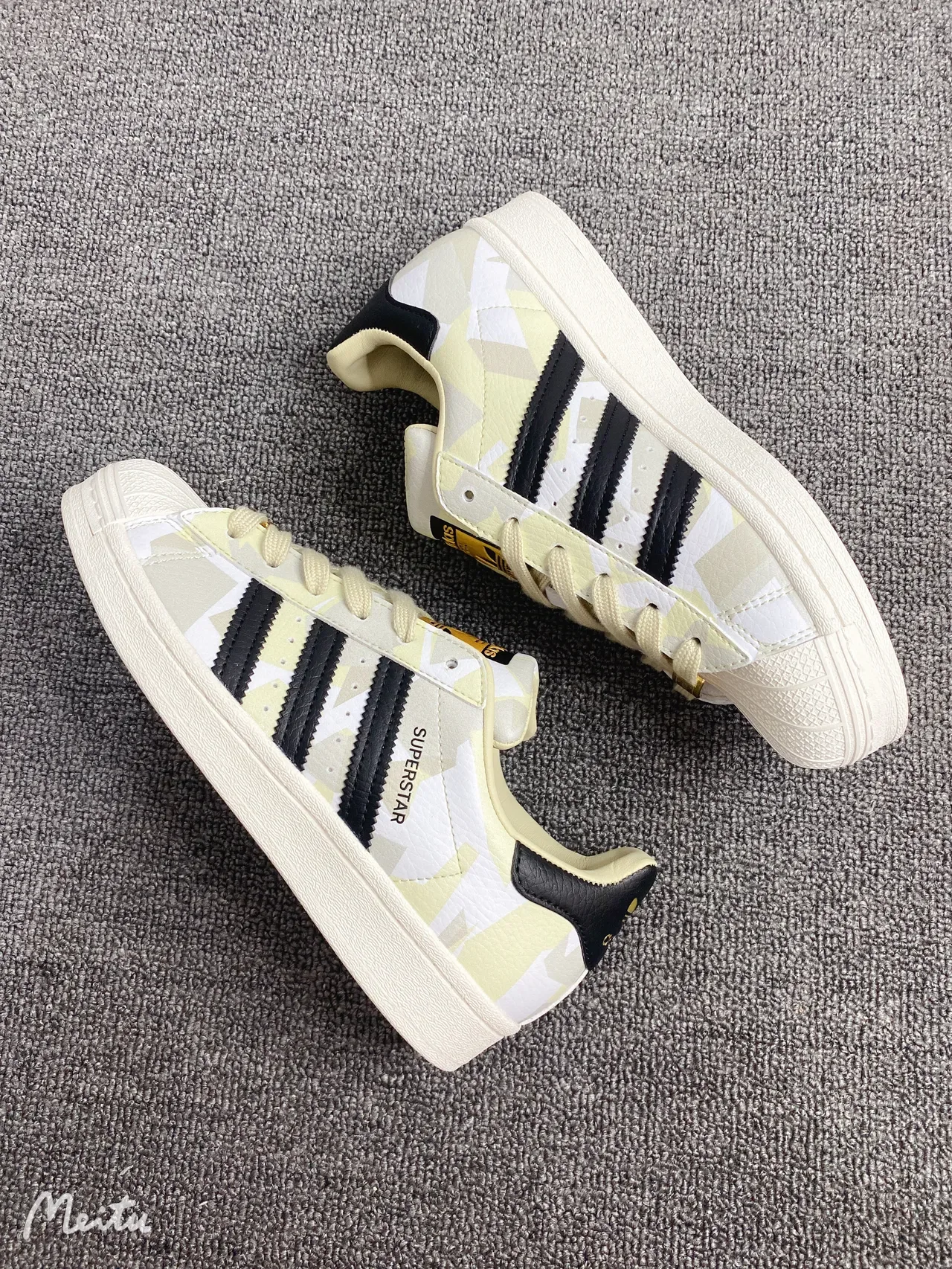 Adidas Superstar Camo Print Shell-Toe लाइफस्टाइल स्नीकर 6
