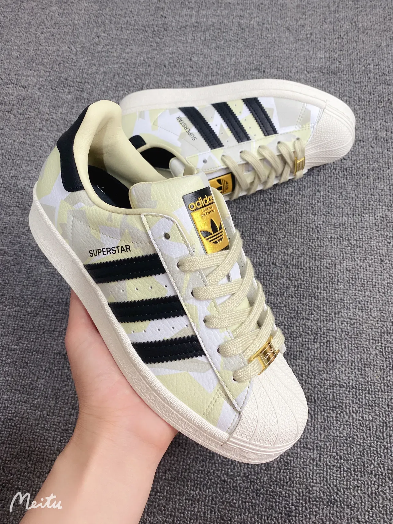 Adidas Superstar Camo Print Shell-Toe लाइफस्टाइल स्नीकर 9