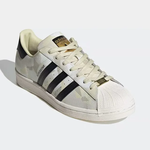 Adidas Superstar Camo Print Shell-Toe लाइफस्टाइल स्नीकर 12