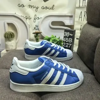 Adidas Superstar राजसी नीला और सफेद जीवनशैली स्नीकर