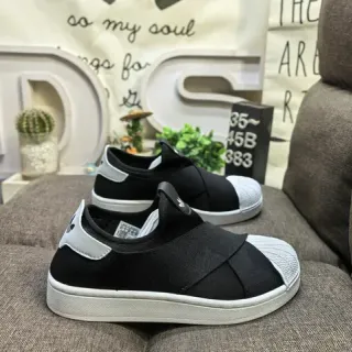 Adidas Superstar Slip-On काले और सफेद लाइफस्टाइल स्नीकर